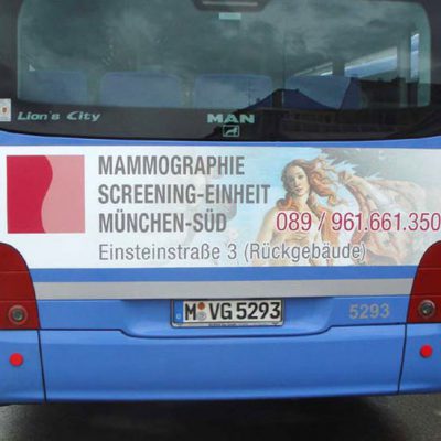 Werbung auf Bus Rückseite in München